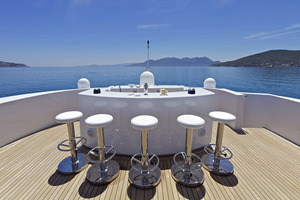Sundeck Bar