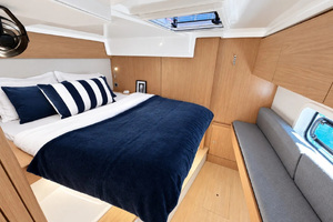 Forward double cabin 