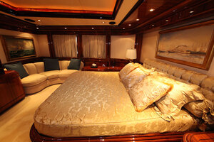 VIP Cabin2